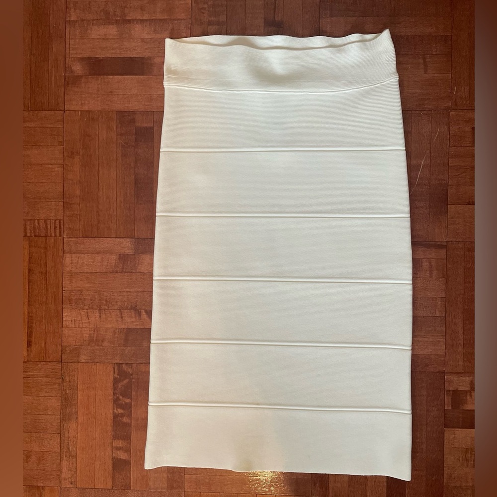 BCBG MAXAZRIA CLASSIC PENCIL SKIRT